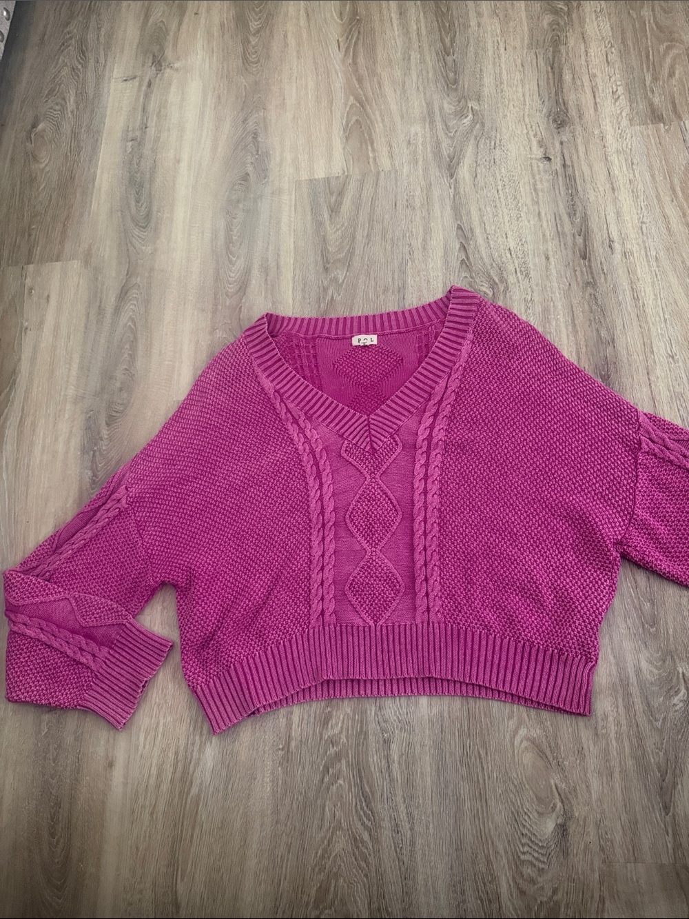 POL Cropped Cable Knit V-Neck Sweater - Magenta